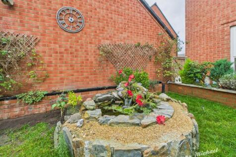 CAM02773G0-PR0367-STILL024