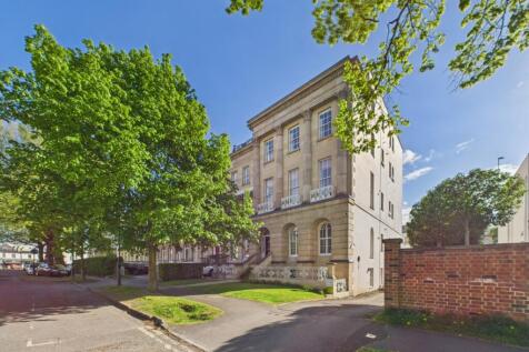 CAM01740G0-PR0371-STILL003