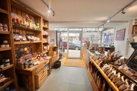Retail Property (high street) to rent Image 7