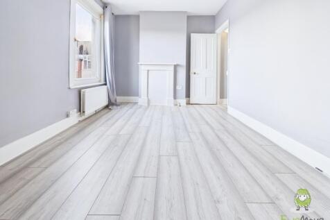 CAM01543G0-PR0172-STILL007