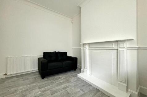 Room 3 ,1 Raglan Road, Heysham photo 5