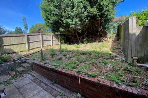 REAR GARDEN T202608211201.jpg