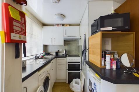 CAM03481G0-PR0081-STILL001