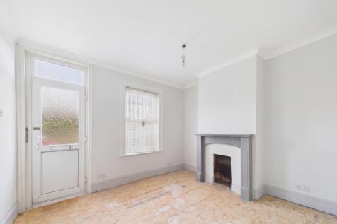 Presented by Nicoleta at EweMove Bexleyheath and D