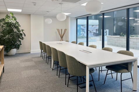 Office to rent Image 4