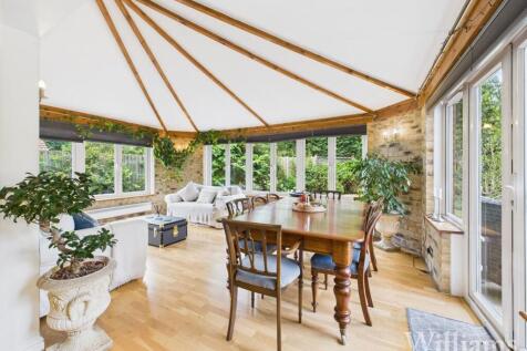 CAM04950G0-PR0108-STILL035 - Copy - Copy.jpg