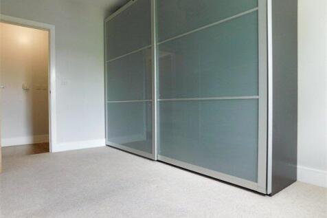 Manor House Court, Golden Manor, Hanwell photo 5