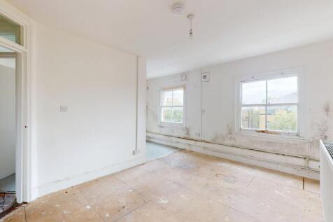 Flat C, 79 Richmond Road, Hackney, London, E8 3AA