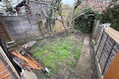 REAR GARDEN (B)
