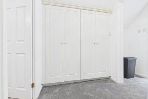 CAM03729G0-PR0201-STILL023