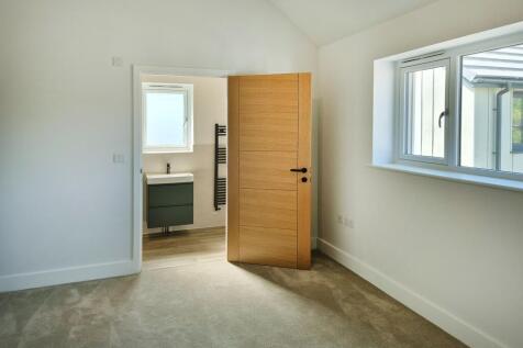 First Floor Master Bedroom with En Suite
