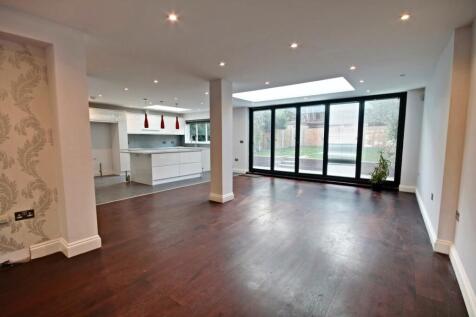 44 Bowness Crescent - Reception-Garden