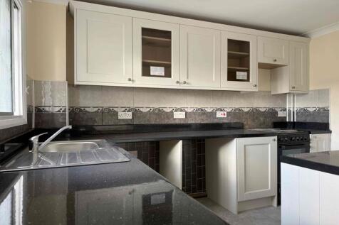 Kingston Road, Leatherhead, Surrey, KT22 photo 3