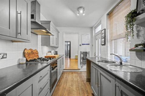 Kitchen_2.jpeg