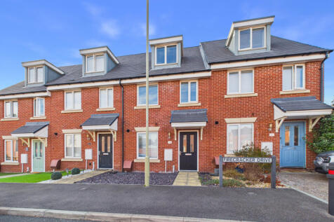 3 bedroom House for sale in the popular Strawberr