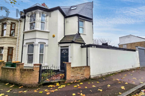 WhatsApp Image 2025-12-06 at 12.42.52_3ec75ba0