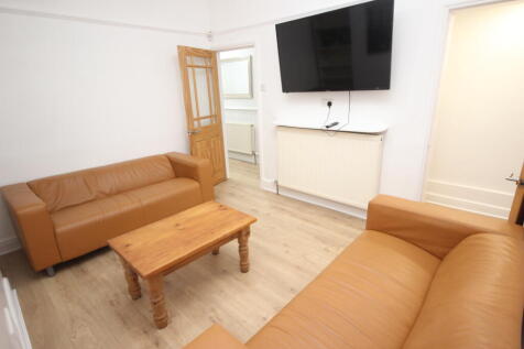 3-bed terraced on Bagot Street, Liverpool, £650/mo