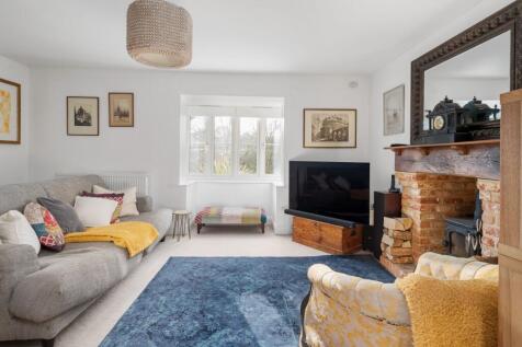 Living Room (view b)