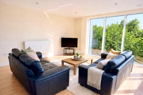 Apt 2, 112 Ecclesall Road photo 3