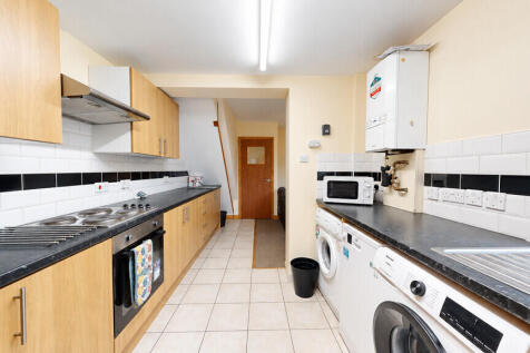 Kitchen - Angle 3