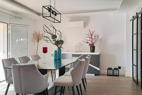 Sophisticated 4 bedroom villa for sale in Loule