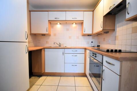 Coy Court, Aylesbury, Buckinghamshire, HP20 photo 3