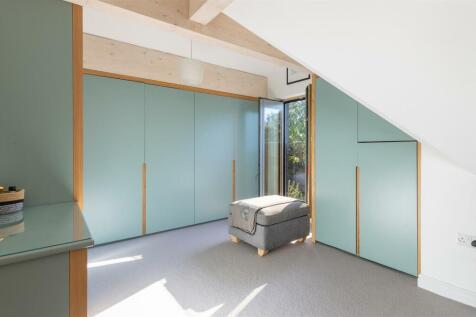 Dressing Room/ Bedroom 4