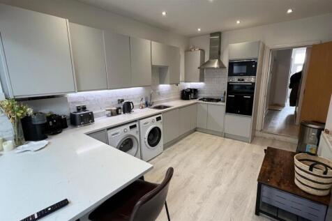 £152pppw excl. bills, Mauldeth Road, Fallowfield photo 2