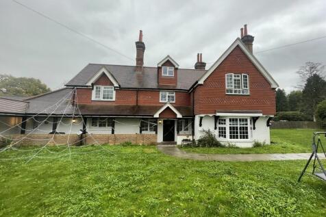 Bridgeham Grange, RH6 8RD