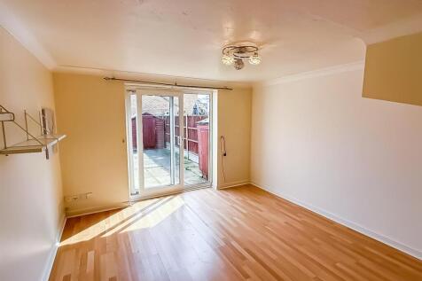 Vine Close, Basildon photo 4