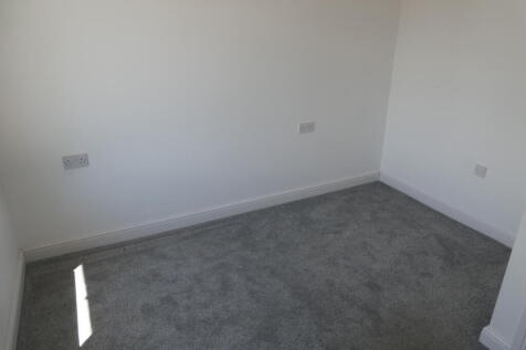 Flat, Holt House , Cherry Holt Road, Bourne, Lincolnshire photo 3