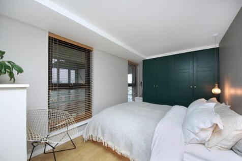 Gv-105 Issigonis House (18).jpg