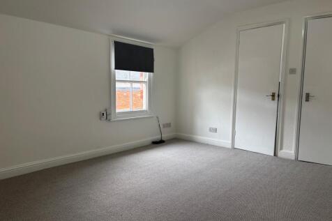 Living/bedroom