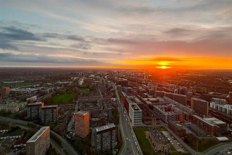 3 bed, 3 bath Penthouse in Manchester - Photo 36