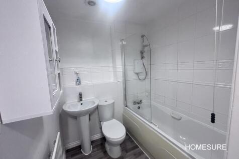 52 Chandlers Way - B