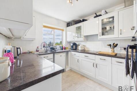 Overnhill Court, Downend photo 4