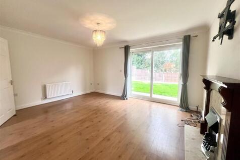 Cherrington Gardens, Wolverhampton photo 4