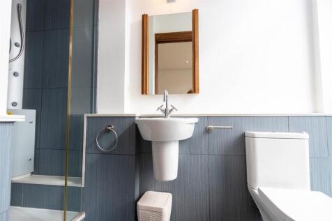 En-suite 2.jpg
