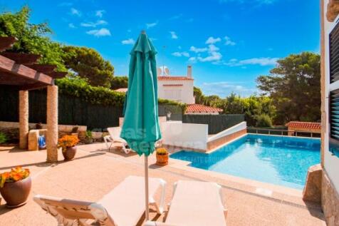 Villa with pool near the beach in Arenal den Castell