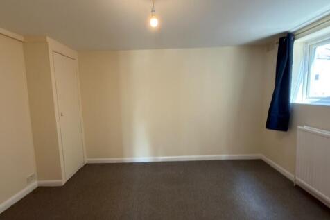 Flat B, 28 Hibernia Road, Hounslow, Middlesex, TW3 3RY