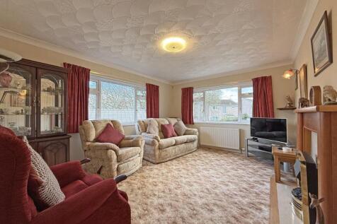 Oak Tree Park 25 - Lounge Front.jpg