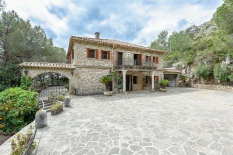 UNIQUE, PRESTIGIOUS COUNTRY ESTATE FOR SALE CLOSE TO PTO POLLENSA