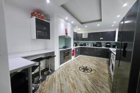 WhatsApp Image 2025-11-27 at 13.18.43 (4).jpeg