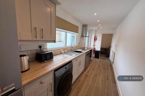 Orme Road, Bangor, LL57 photo 5