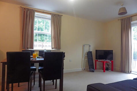 Vistula Crescent, Swindon, Wiltshire photo 3