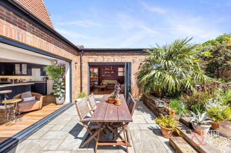 Tredcroft Road, 4 EXTERNALS-011.jpg