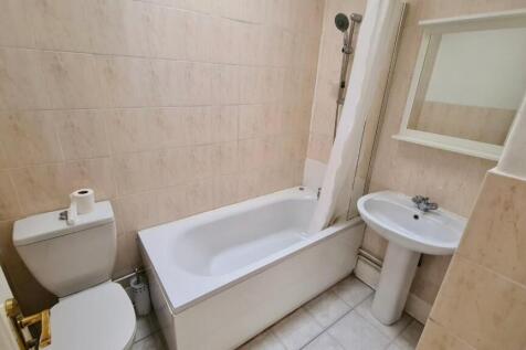 74 Nibley Road Bathroom.jpg