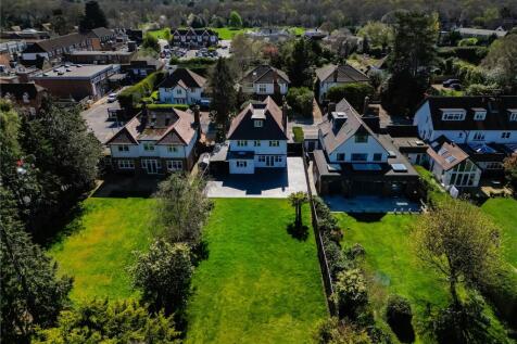 Bulstrode Way, Gerrards Cross, Buckinghamshire, SL9 photo 3