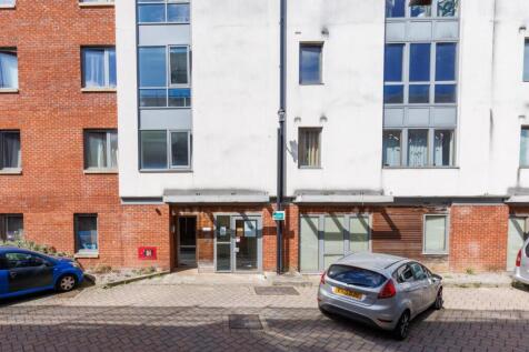 91 Ratcliffe Court-13.jpg