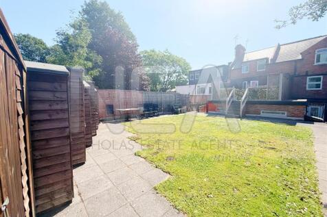 Garden E2.jpg